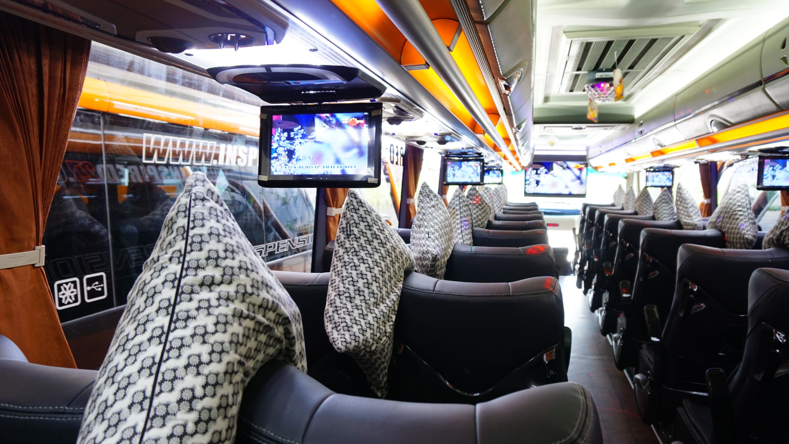 Big Bus 50 seat